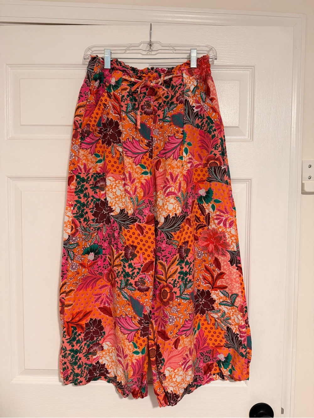 Loft Vibrant Floral Wide-Leg Women's Cropped pants